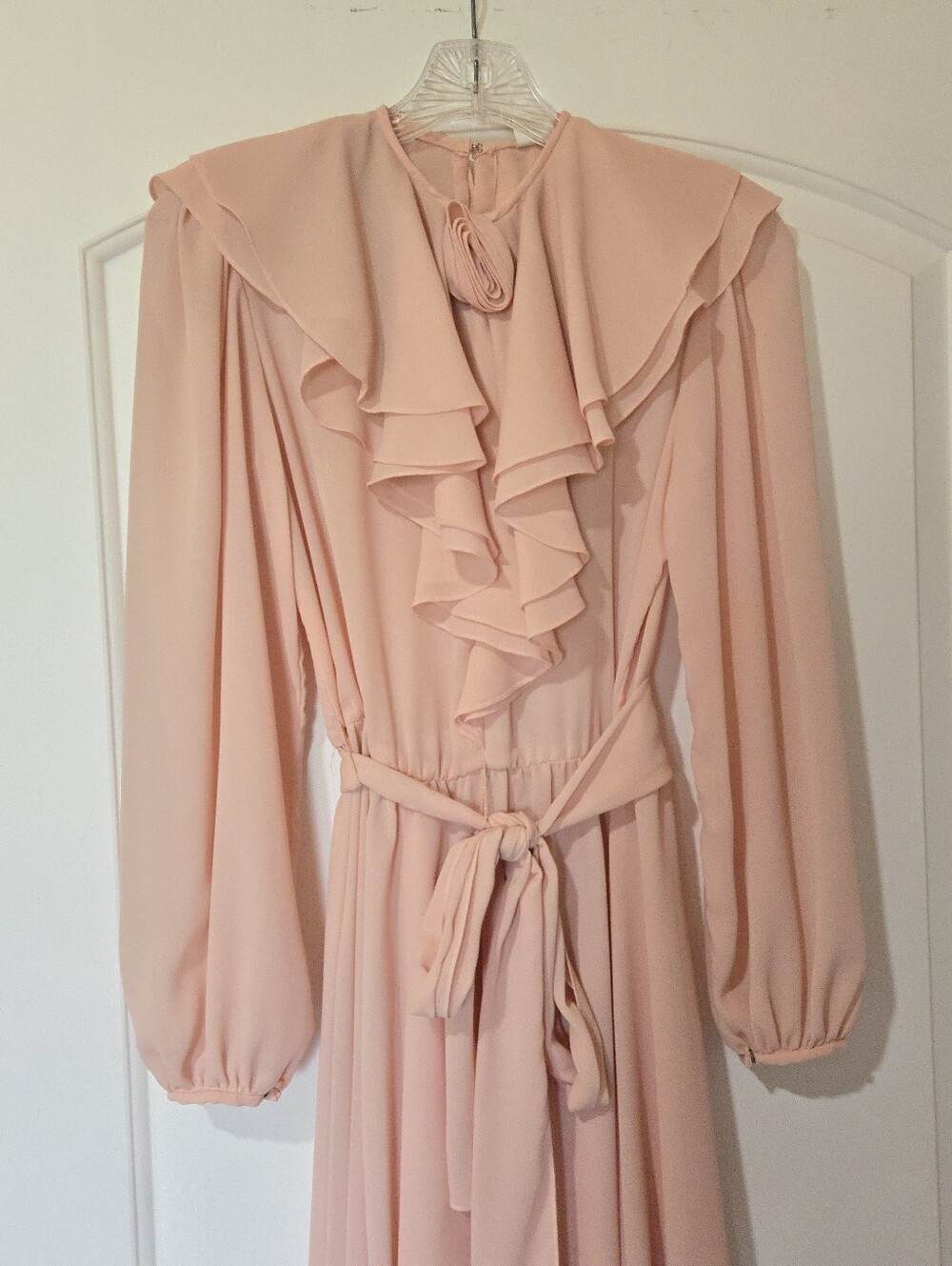 Vintage 1960s? Union Made Pink Ruffle Flower Front Tie-Waist Dress, SIZE S? - Picture 4 of 16